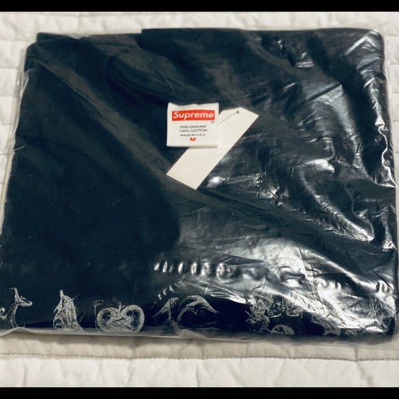 NWT Supreme Black Morph T Medium - Picture 5 of 6